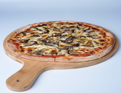 Tenderloin pizza with mushrooms