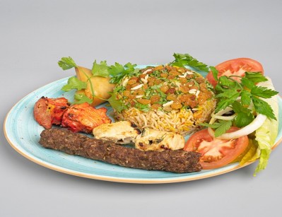 Chelo kebab meal