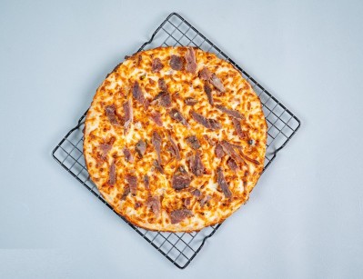Medium size meat pizza