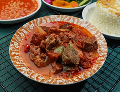 Jalfrezi meat dish on rice