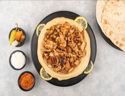 Hummus with chicken shawarma