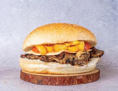 Beef mozzarella burger
