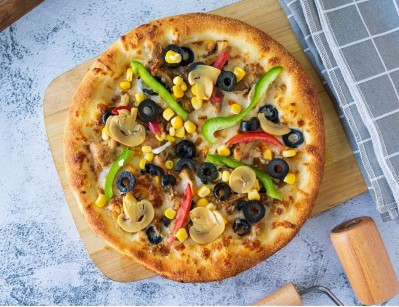 Medium size vegetable pizza